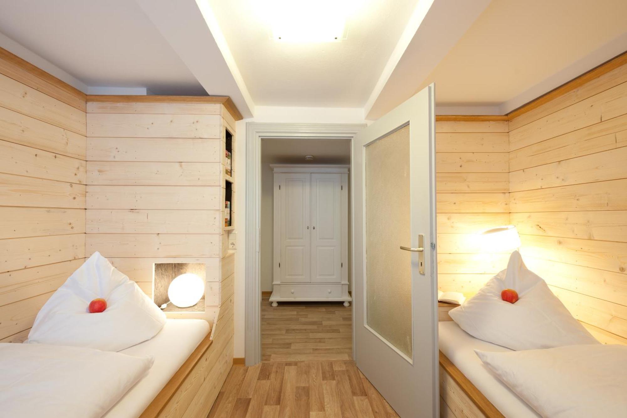 Schlaf-Gut Appartments เควดลินบวร์ก ภายนอก รูปภาพ