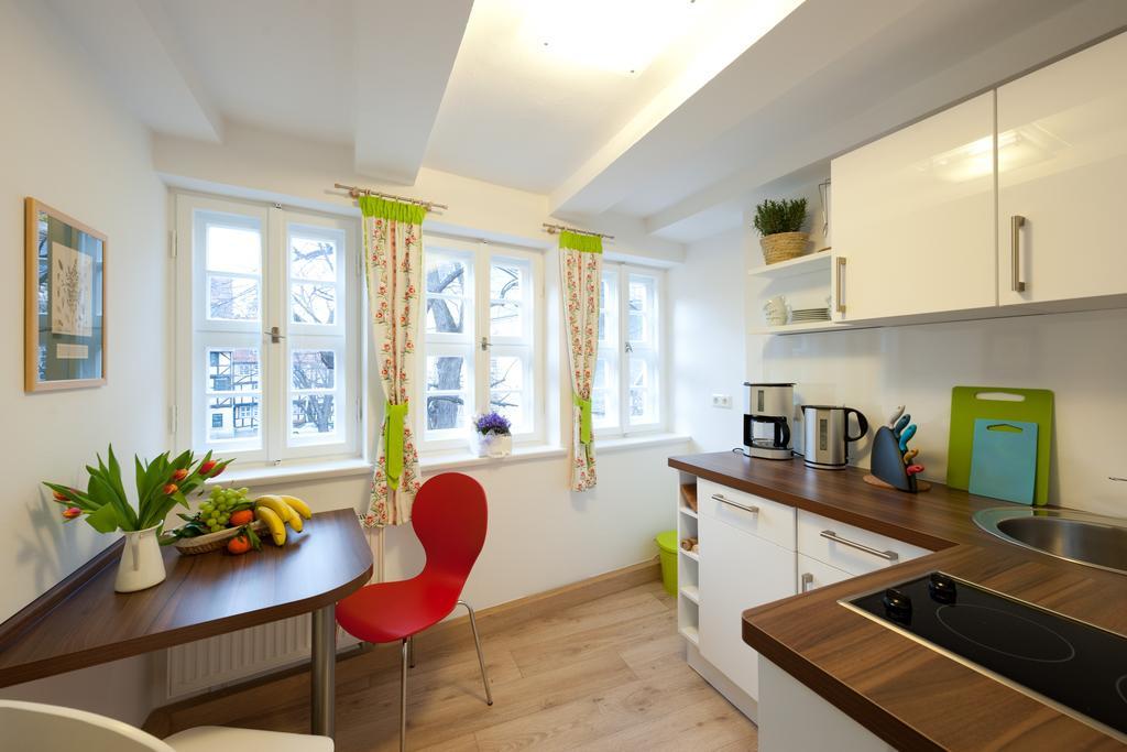 Schlaf-Gut Appartments เควดลินบวร์ก ภายนอก รูปภาพ